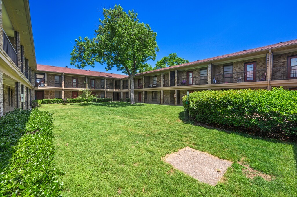 1226 Baylor Avenue Waco TX 76706