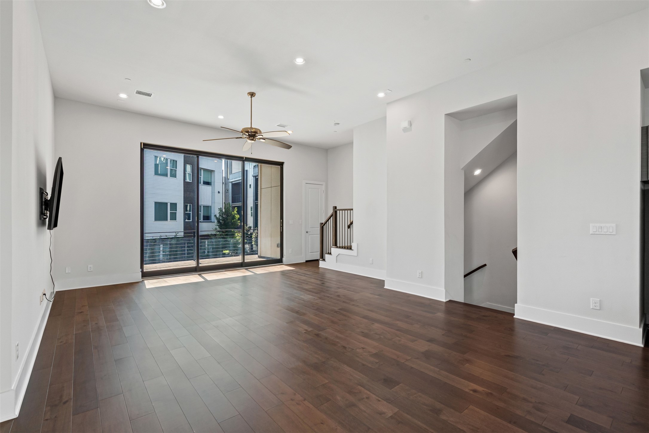381 E Greenbriar Lane Dallas TX 75203