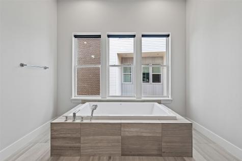 381 E Greenbriar Lane Dallas TX 75203