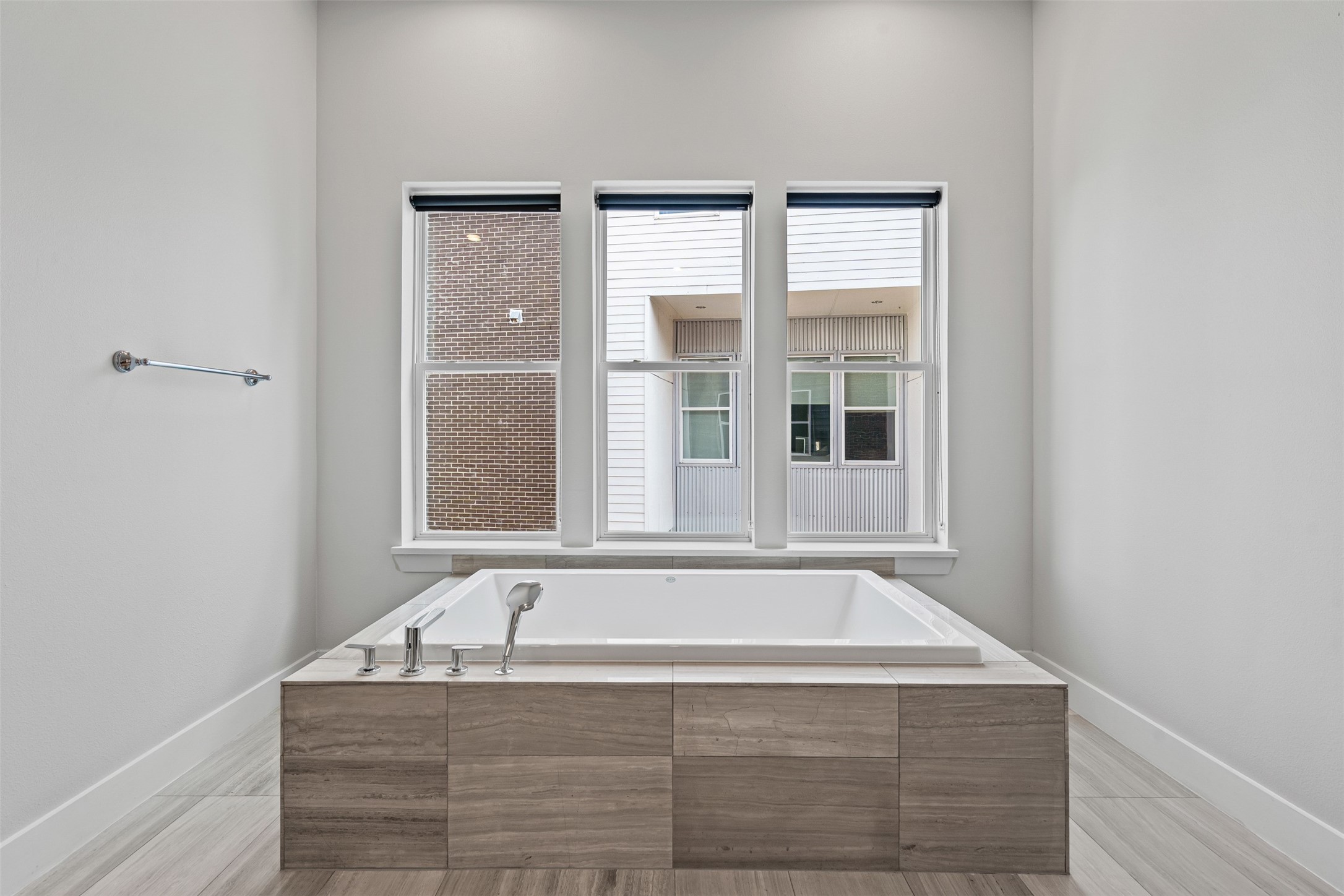 381 E Greenbriar Lane Dallas TX 75203