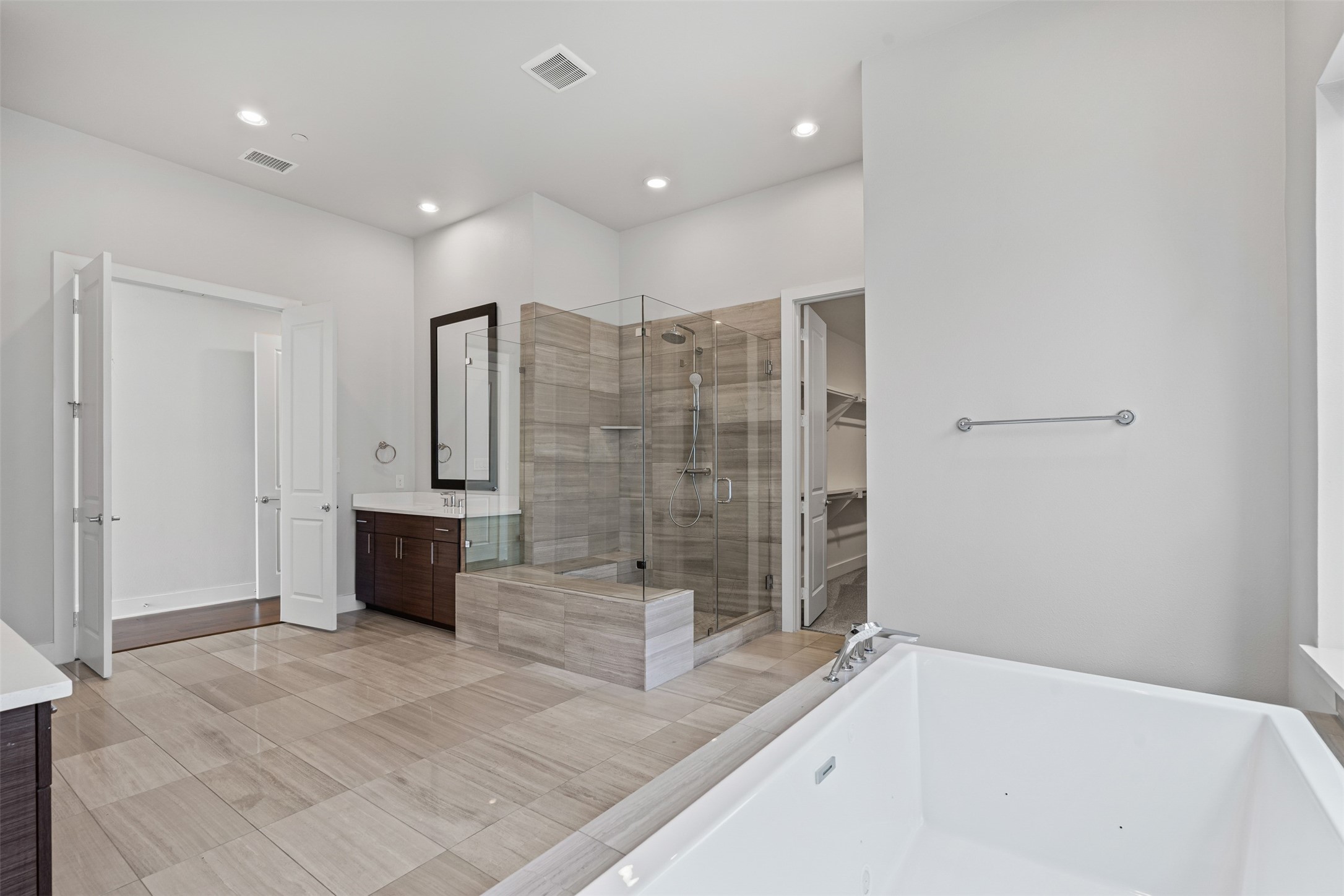 381 E Greenbriar Lane Dallas TX 75203