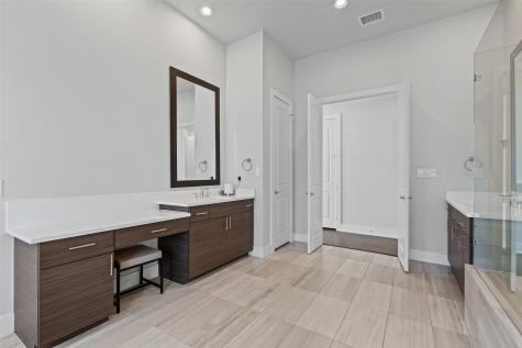 381 E Greenbriar Lane Dallas TX 75203