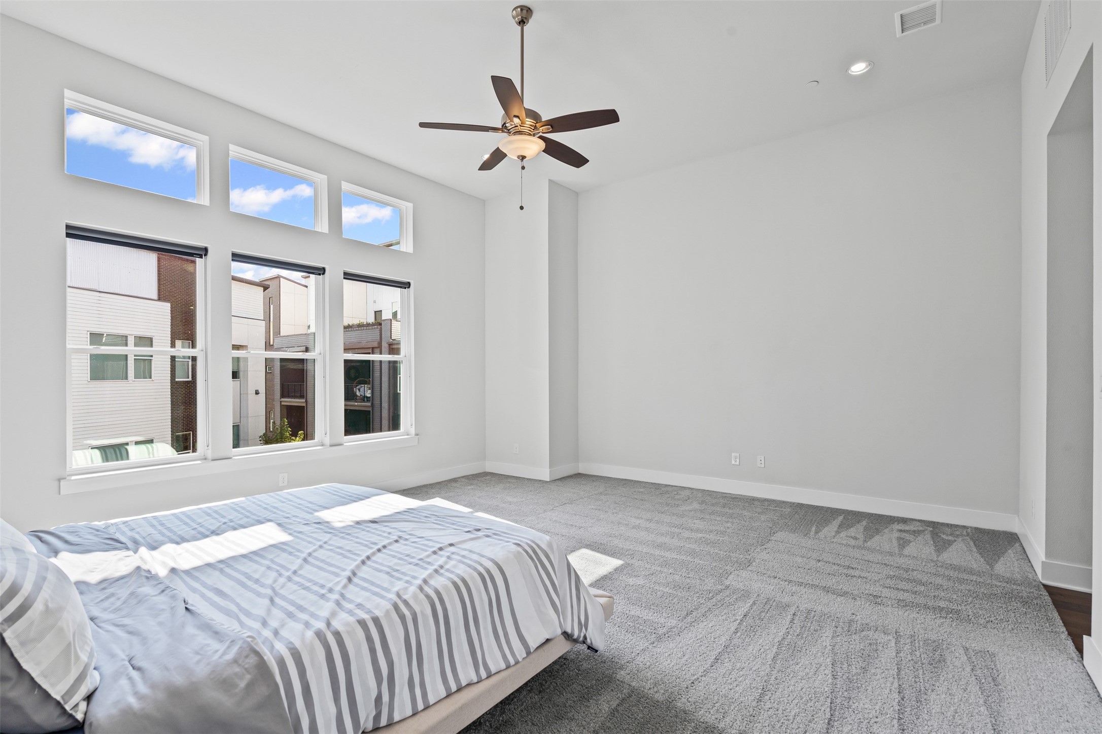381 E Greenbriar Lane Dallas TX 75203