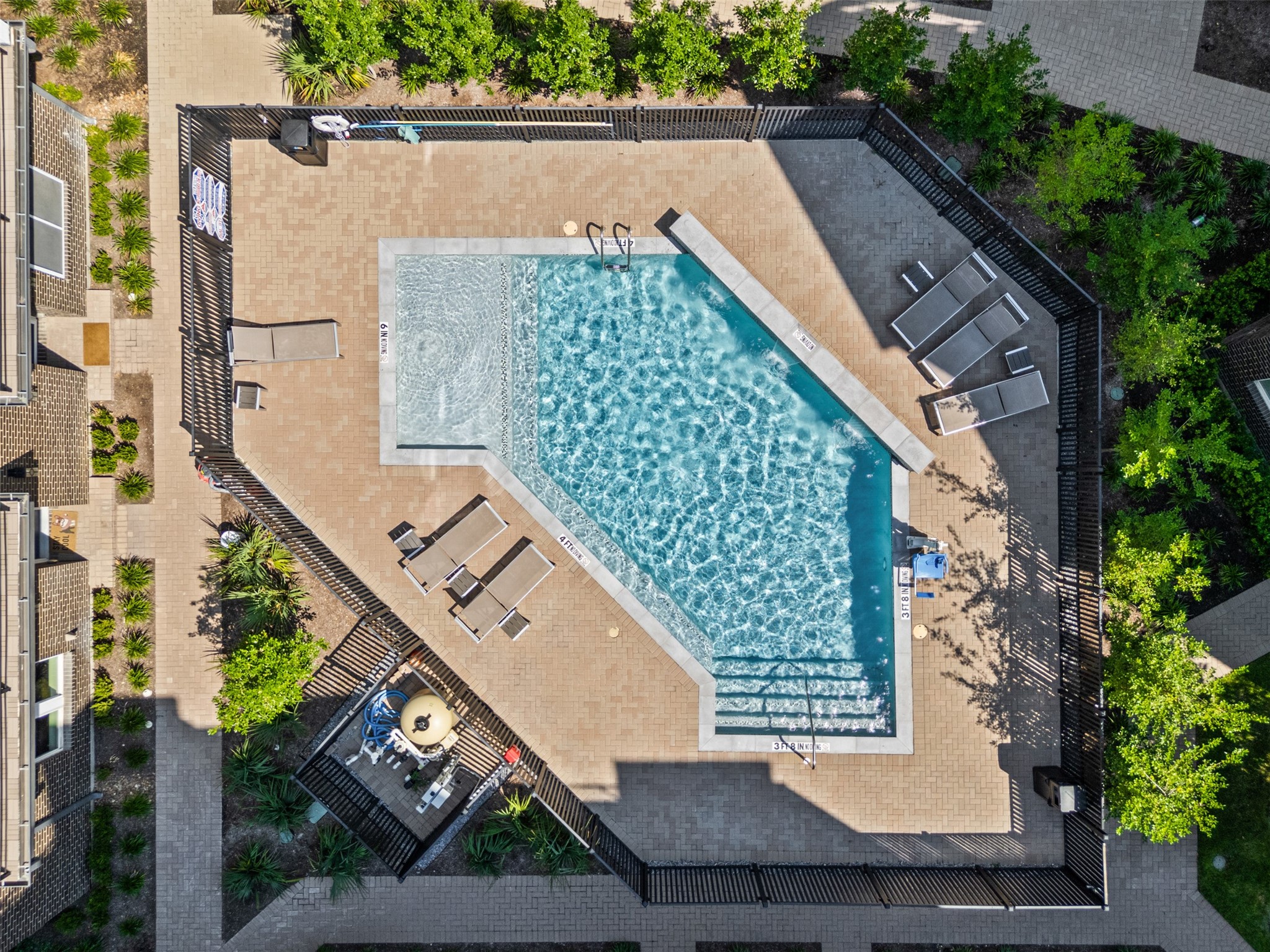 381 E Greenbriar Lane Dallas TX 75203