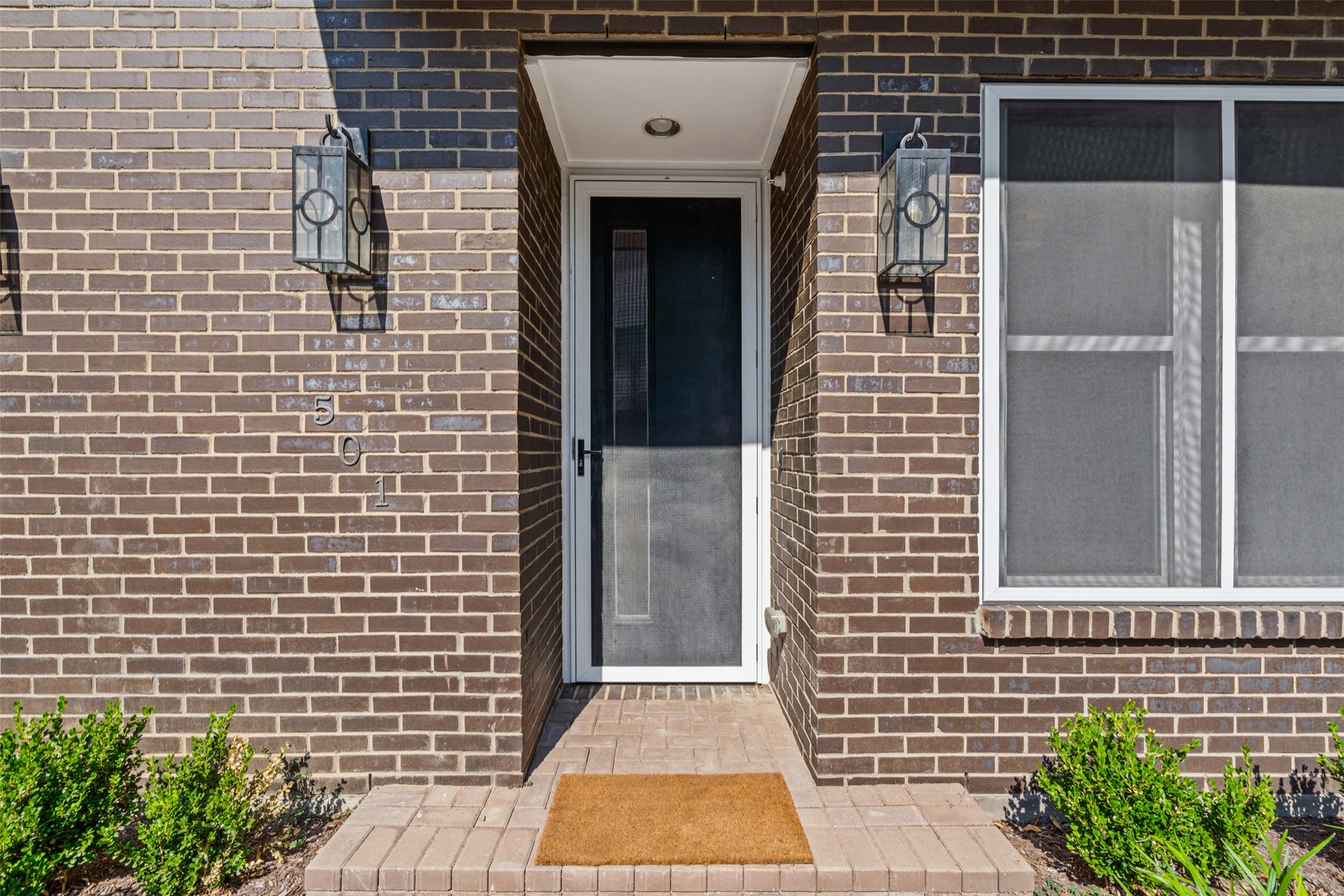 381 E Greenbriar Lane Dallas TX 75203