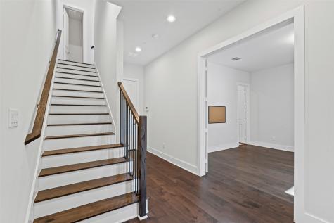 381 E Greenbriar Lane Dallas TX 75203