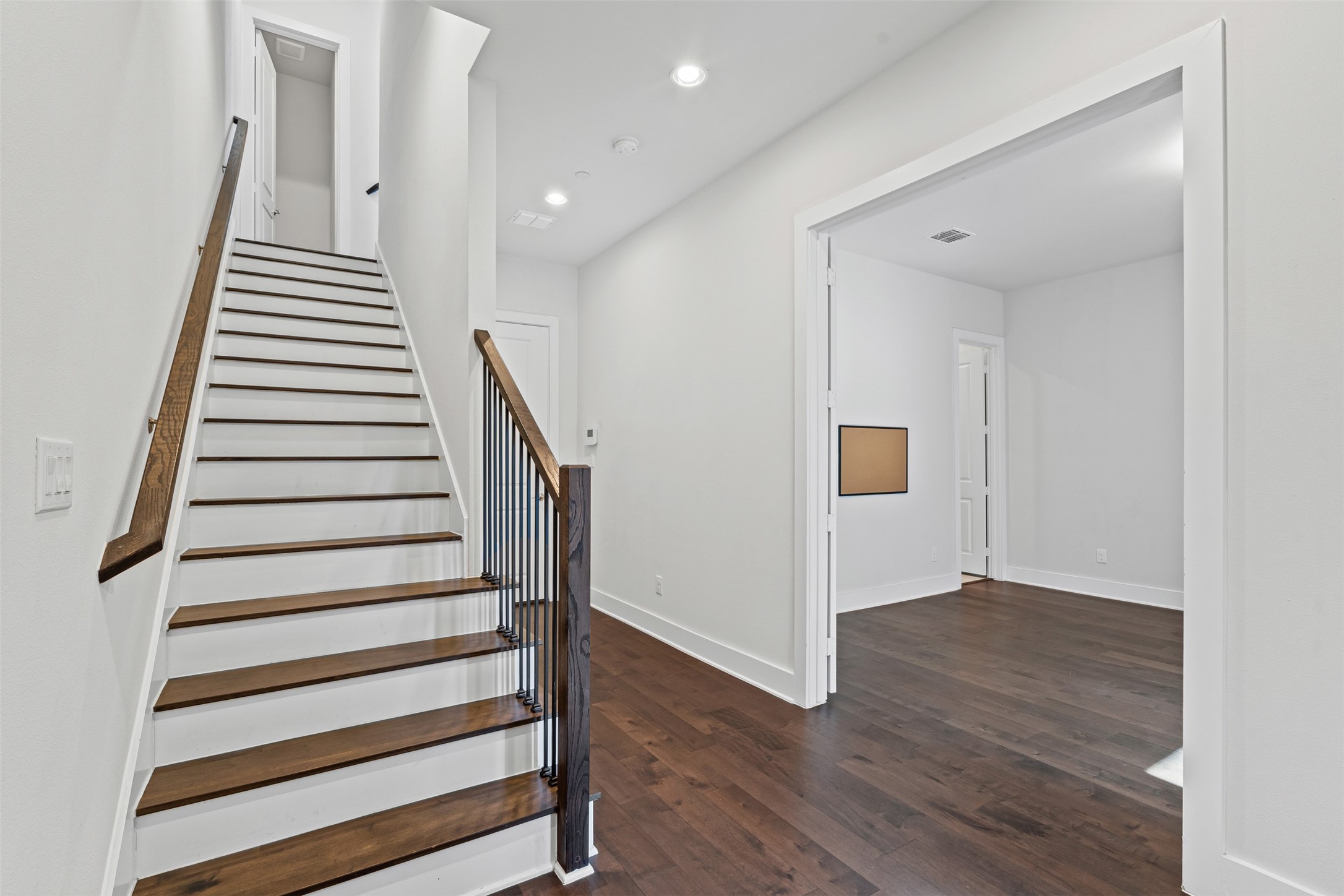 381 E Greenbriar Lane Dallas TX 75203
