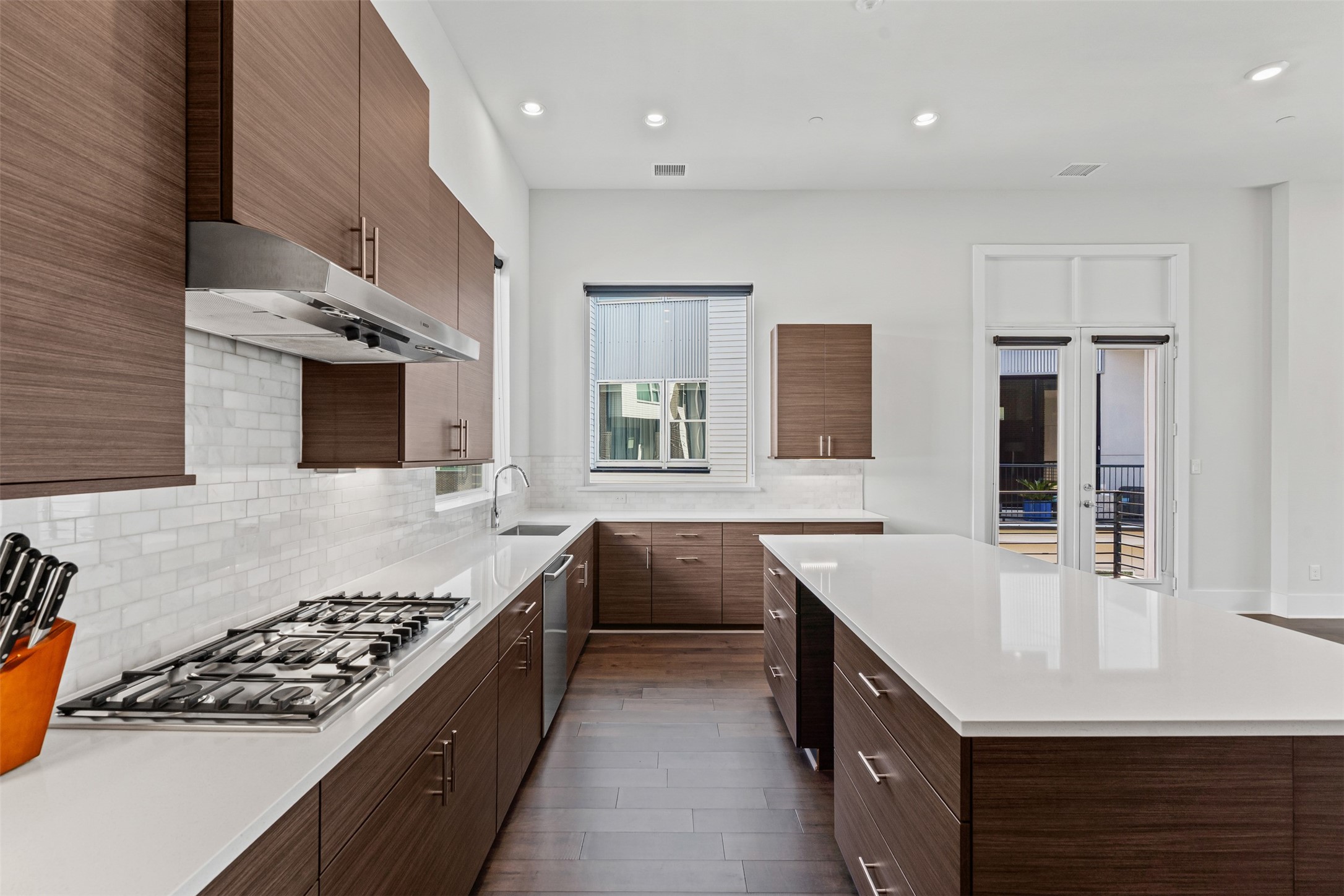 381 E Greenbriar Lane Dallas TX 75203