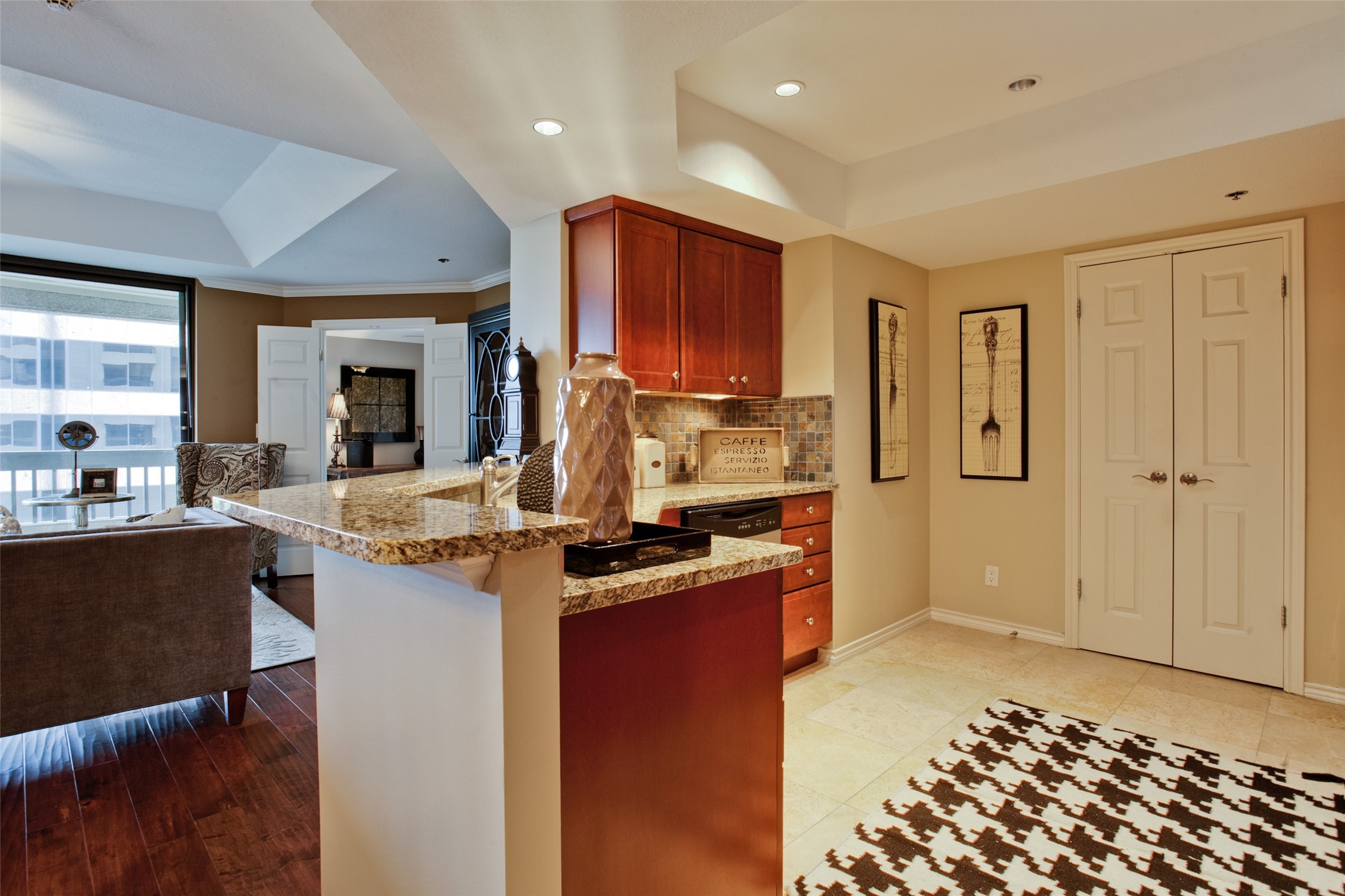 5909 Luther Lane Dallas TX 75225
