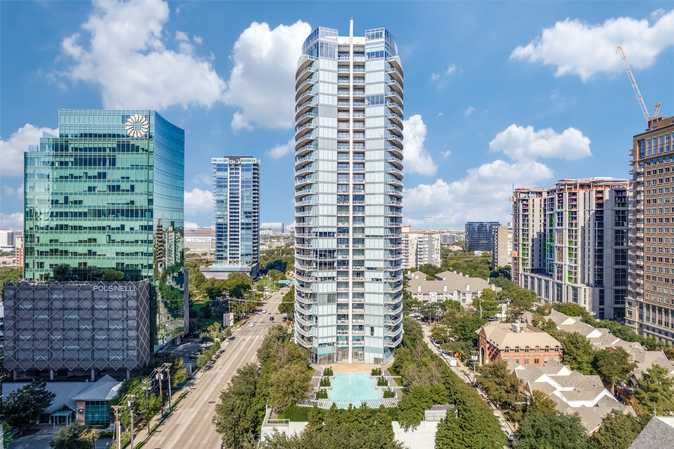 2900 Mckinnon Street Dallas TX 75201