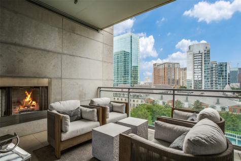 2900 Mckinnon Street Dallas TX 75201