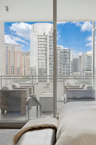 2900 Mckinnon Street Dallas TX 75201