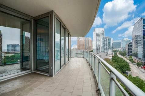 2900 Mckinnon Street Dallas TX 75201