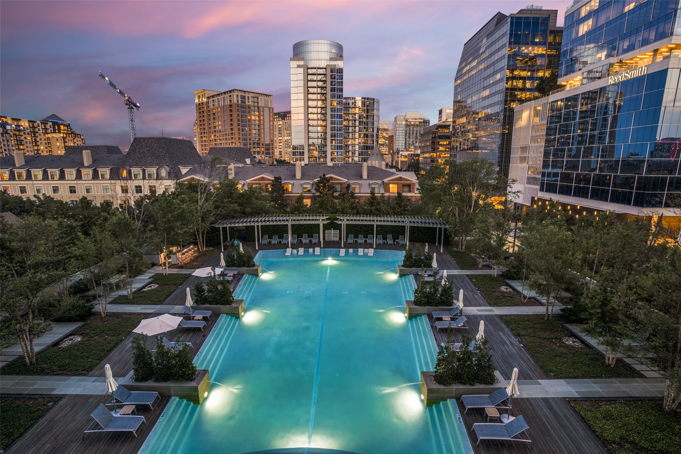 2900 Mckinnon Street Dallas TX 75201