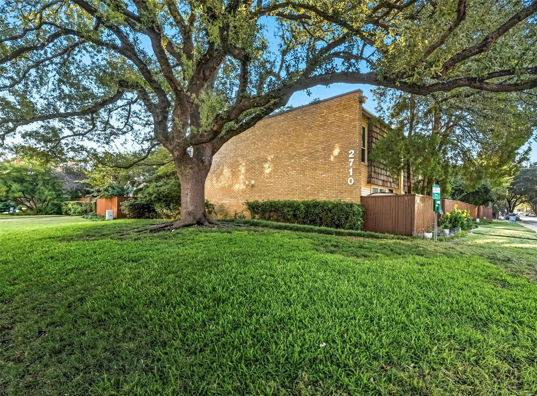 2702 Douglas Avenue Dallas TX 75219