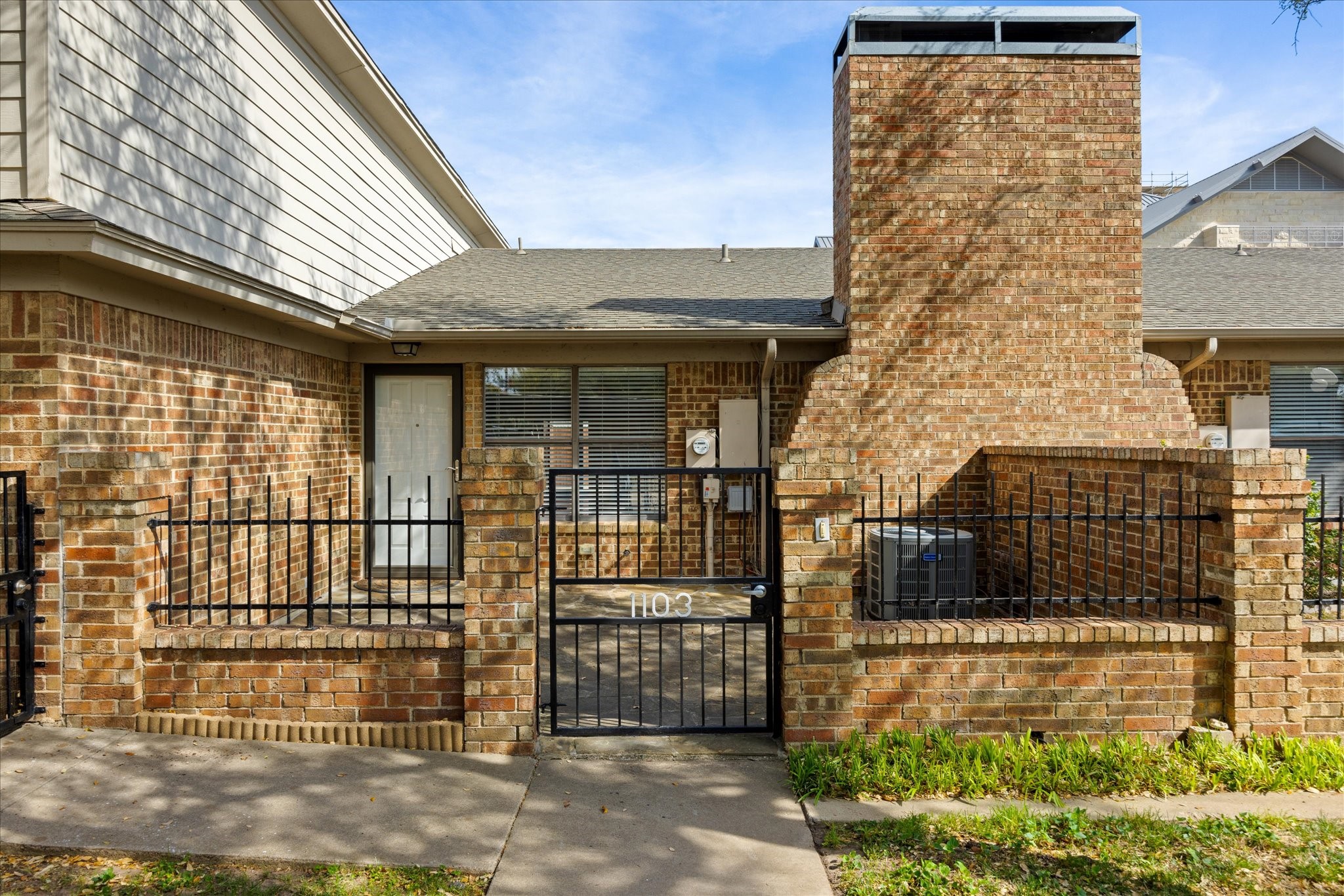 1103 Glenbrook Street Benbrook TX 76126