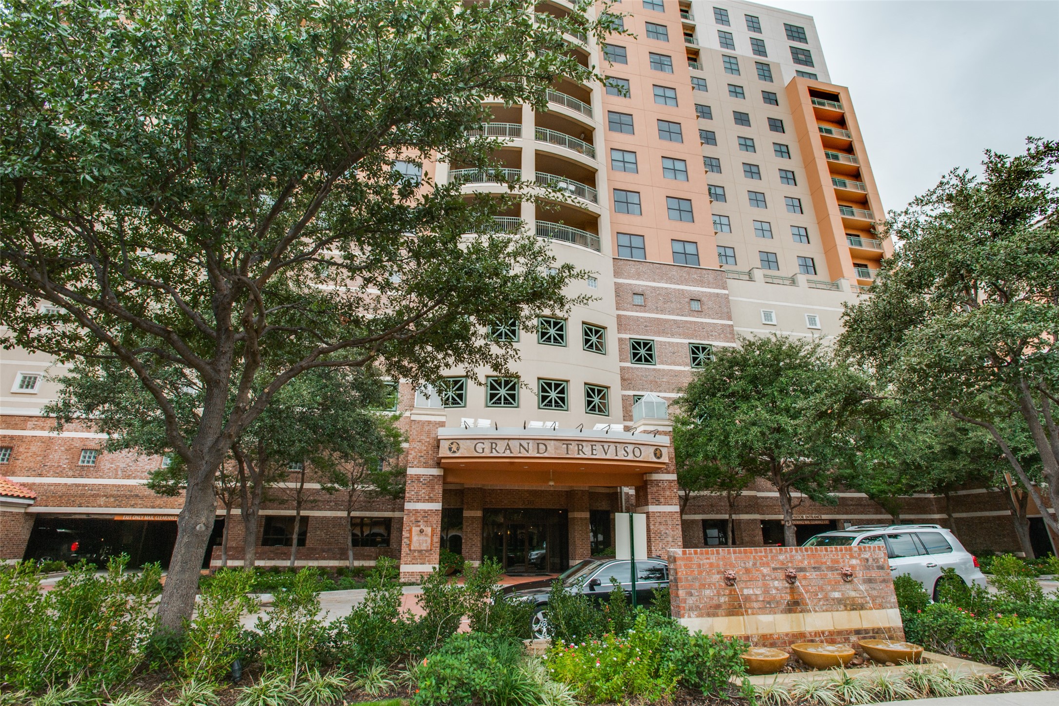 330 Las Colinas Boulevard E Irving TX 75039