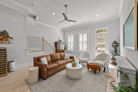 14938 Oak Street Addison TX 75001
