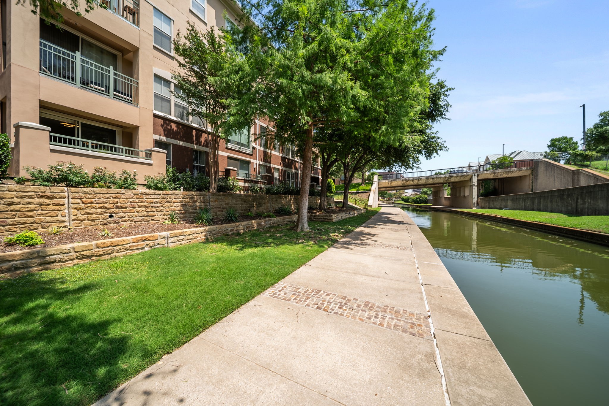 330 Las Colinas Boulevard E Irving TX 75039