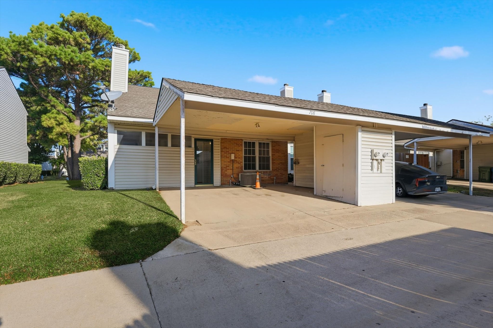 708 Creekwood Drive Lewisville TX 75067