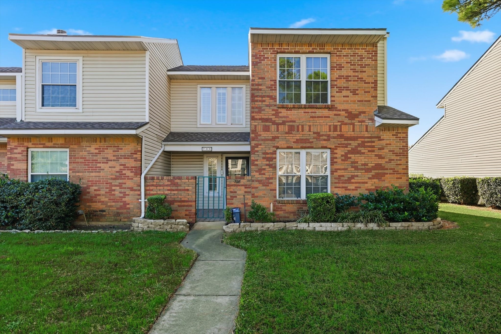 708 Creekwood Drive Lewisville TX 75067