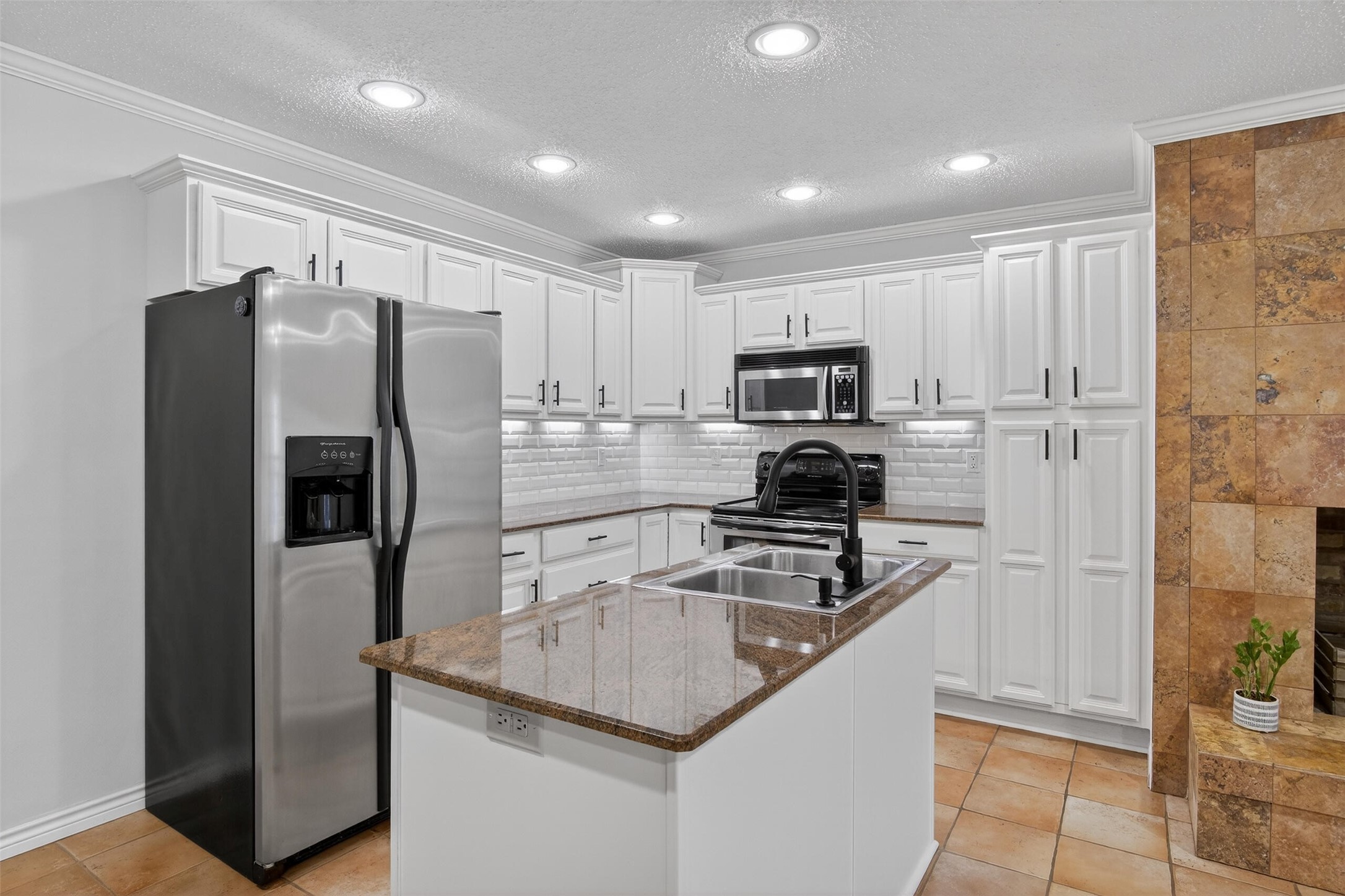 5930 Birchbrook Drive Dallas TX 75206