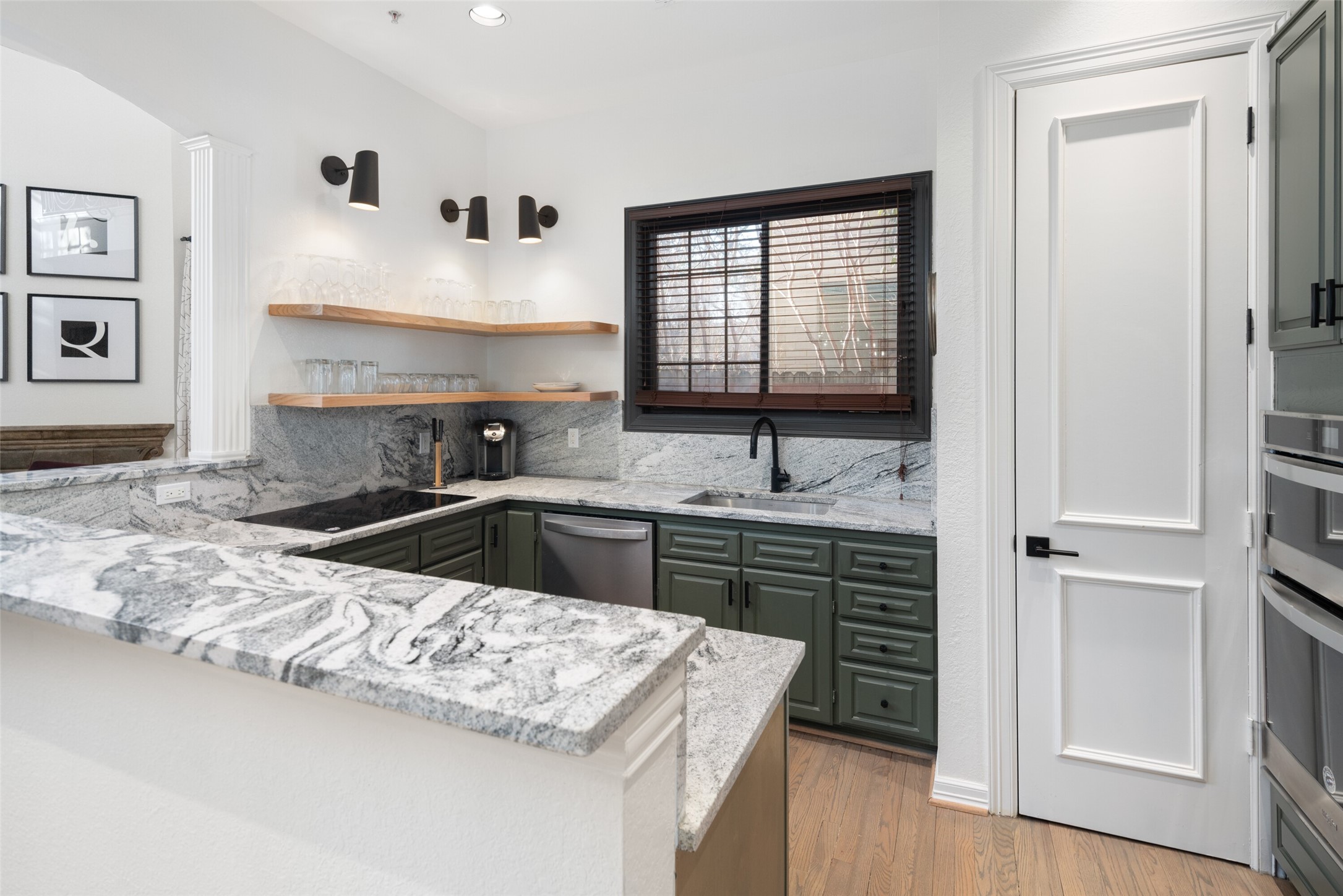 3710 Holland Avenue Dallas TX 75219