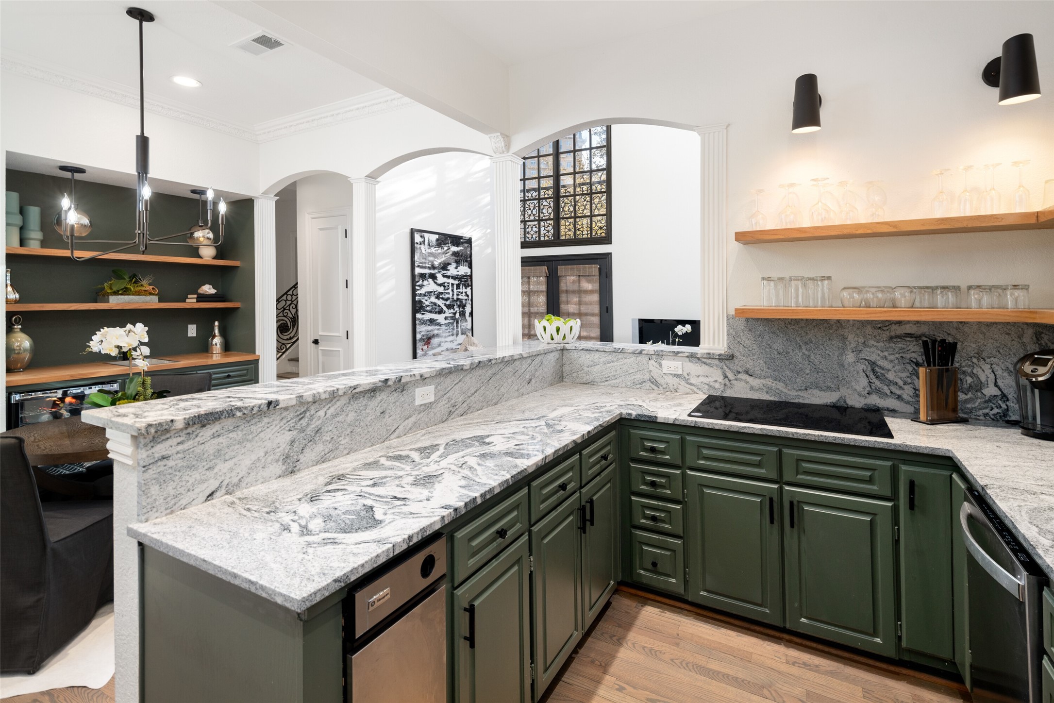 3710 Holland Avenue Dallas TX 75219