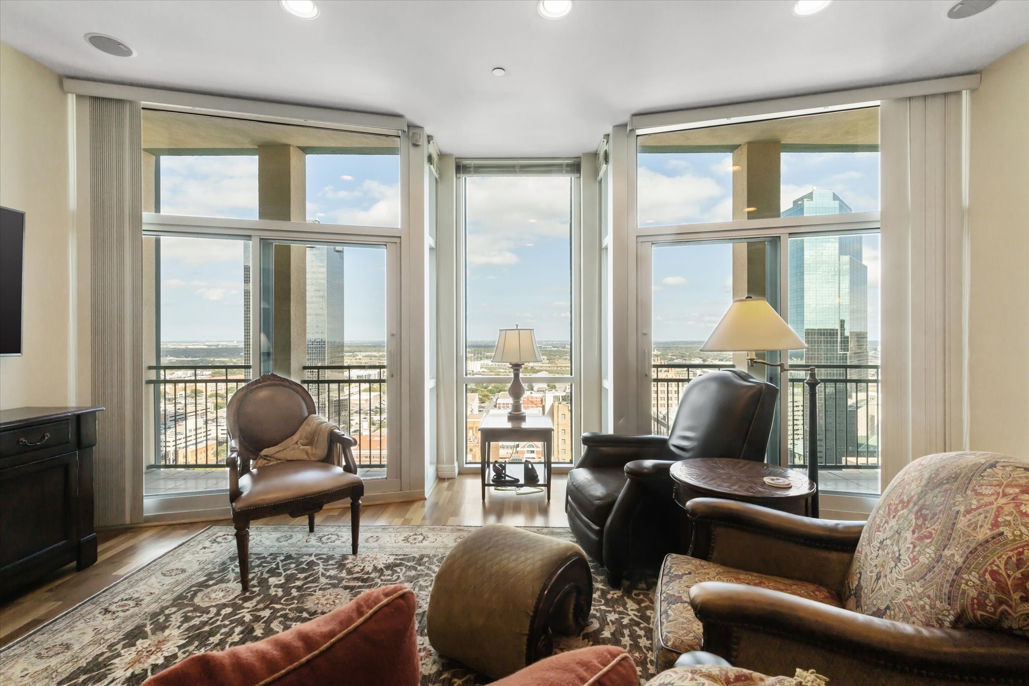 Fort Worth TX, 500 Throckmorton Street, Unit 2301