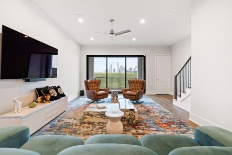 381 E Greenbriar Lane Dallas TX 75203