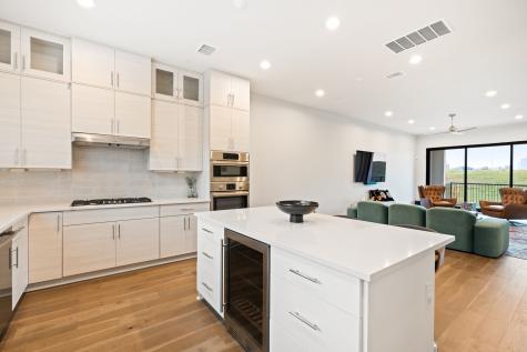 381 E Greenbriar Lane Dallas TX 75203