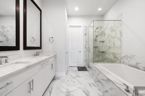 381 E Greenbriar Lane Dallas TX 75203