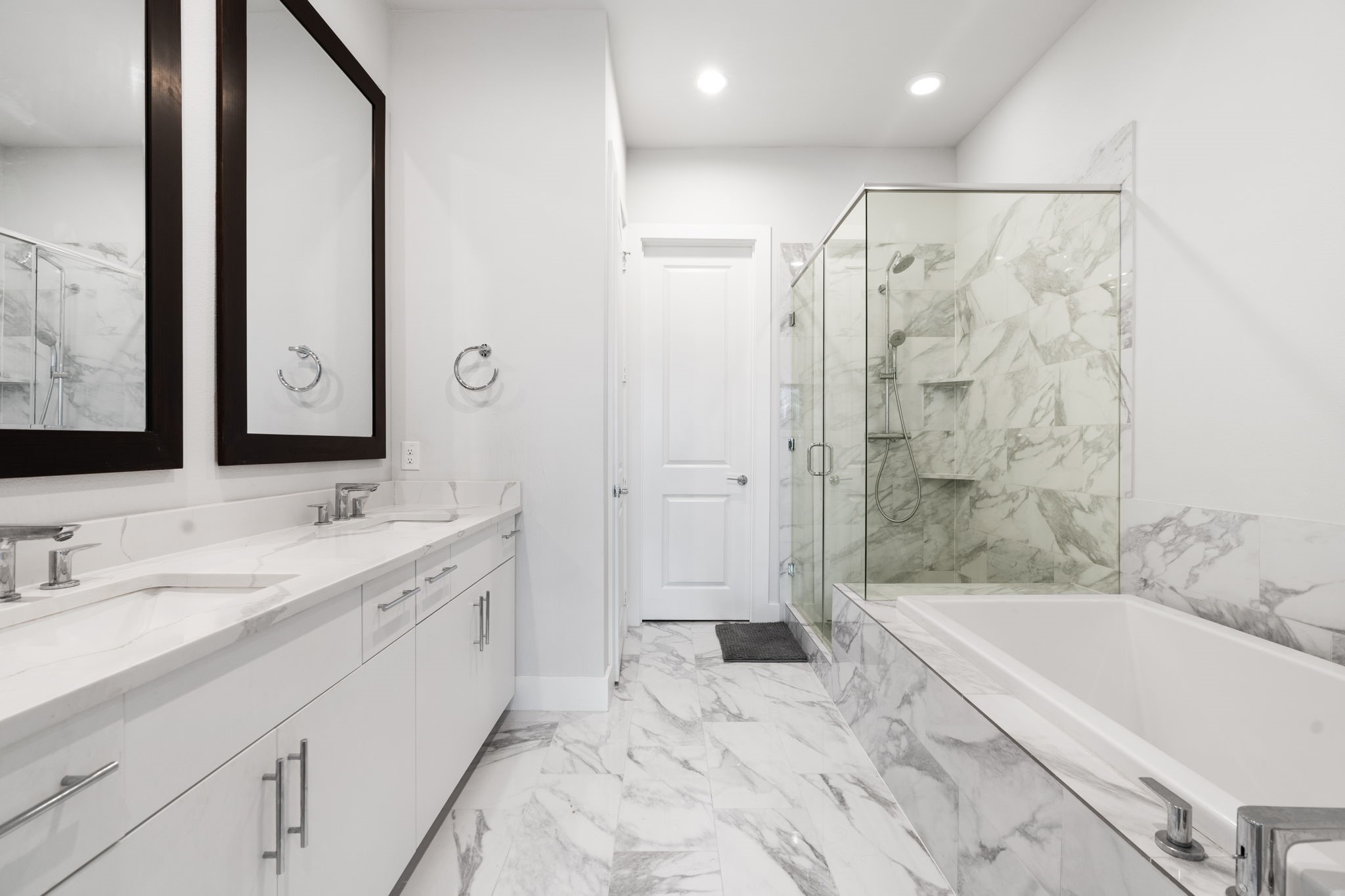 381 E Greenbriar Lane Dallas TX 75203