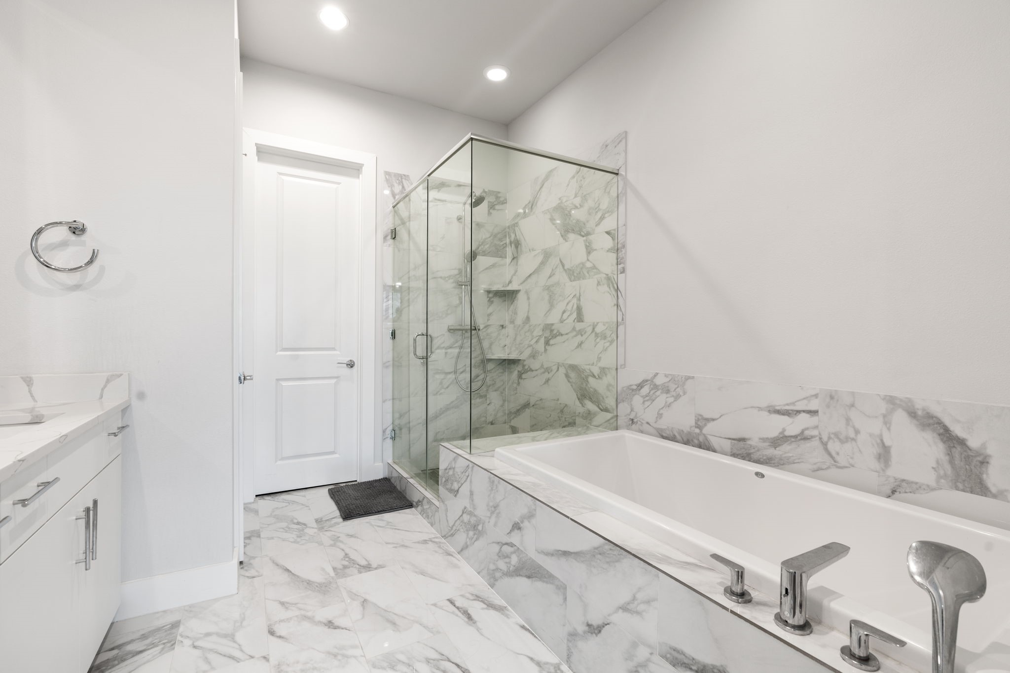 381 E Greenbriar Lane Dallas TX 75203