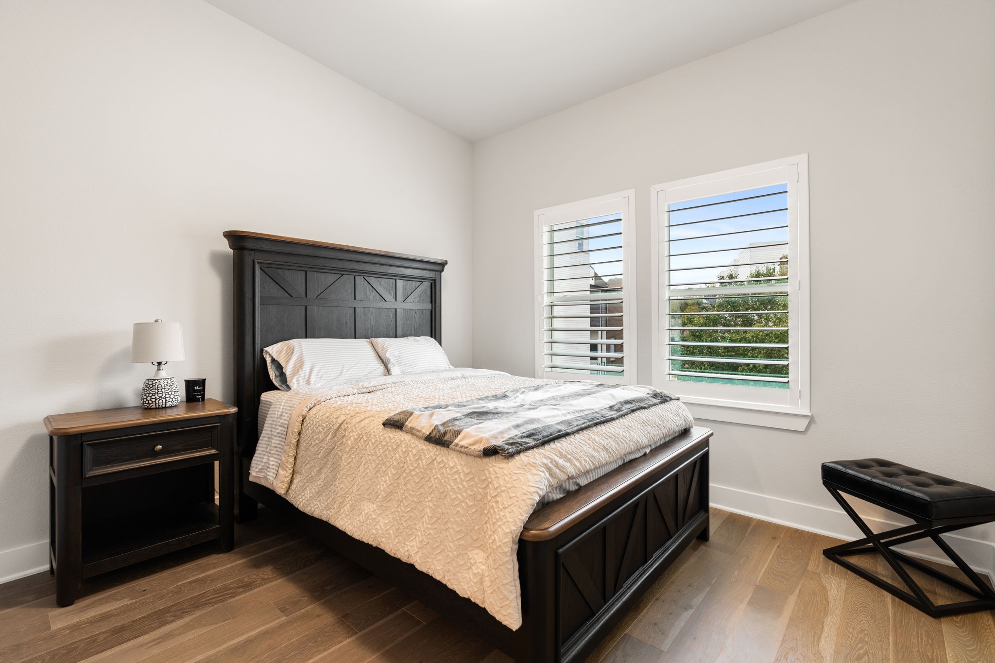 381 E Greenbriar Lane Dallas TX 75203