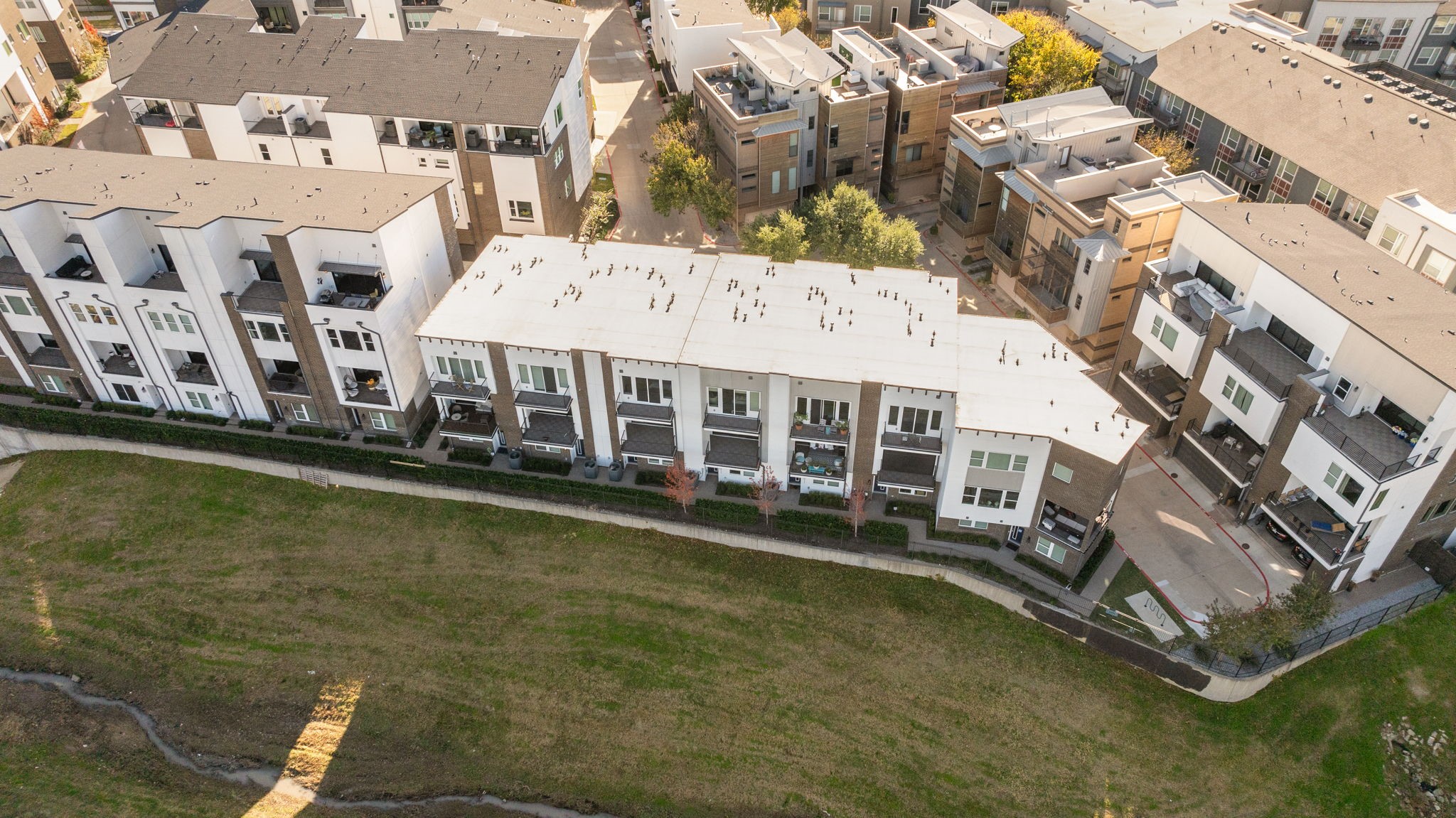 381 E Greenbriar Lane Dallas TX 75203