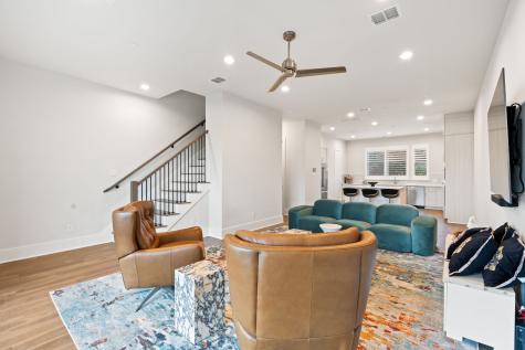 381 E Greenbriar Lane Dallas TX 75203