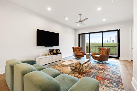 381 E Greenbriar Lane Dallas TX 75203