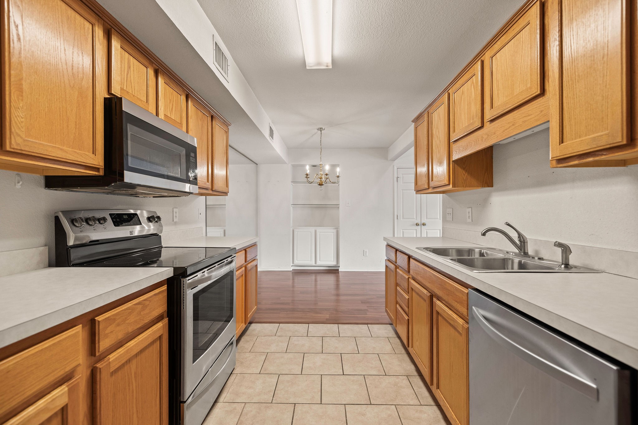 1120 Forest Creek Street Benbrook TX 76126