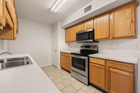 1120 Forest Creek Street Benbrook TX 76126