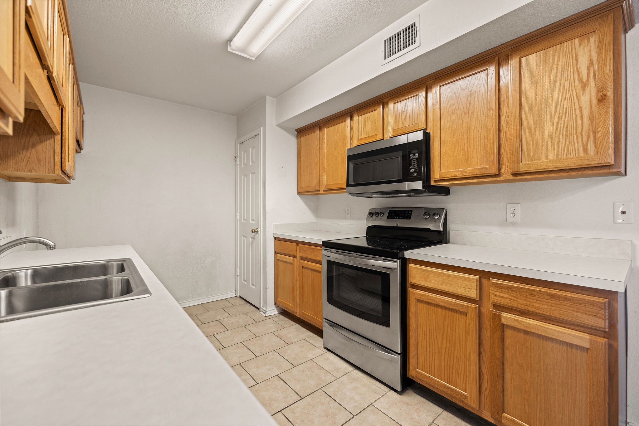 1120 Forest Creek Street Benbrook TX 76126