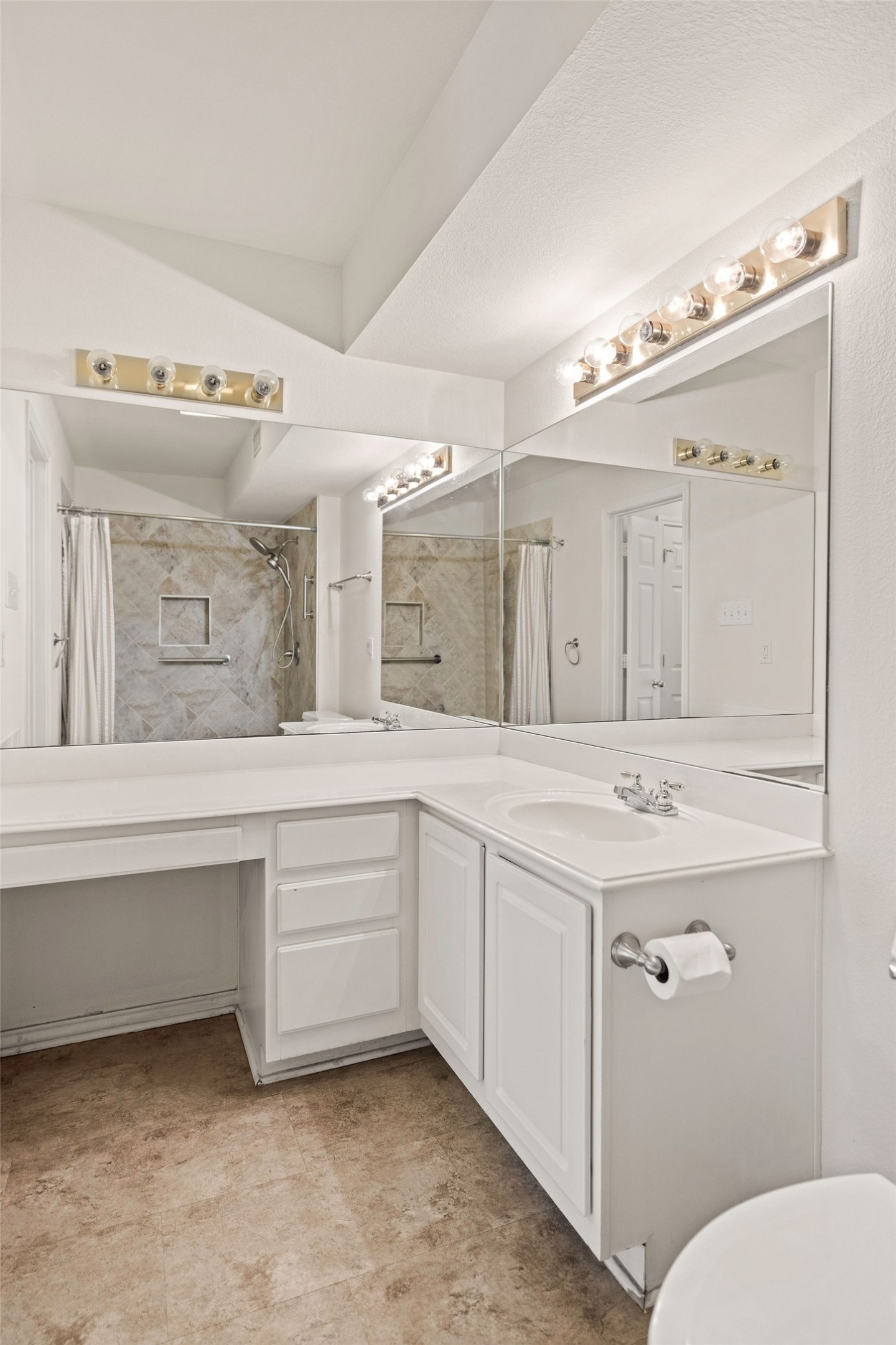 1120 Forest Creek Street Benbrook TX 76126