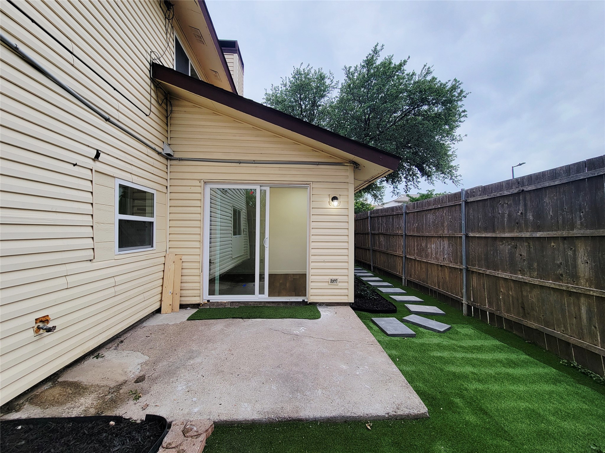728 Arrowhead Circle Garland TX 75043