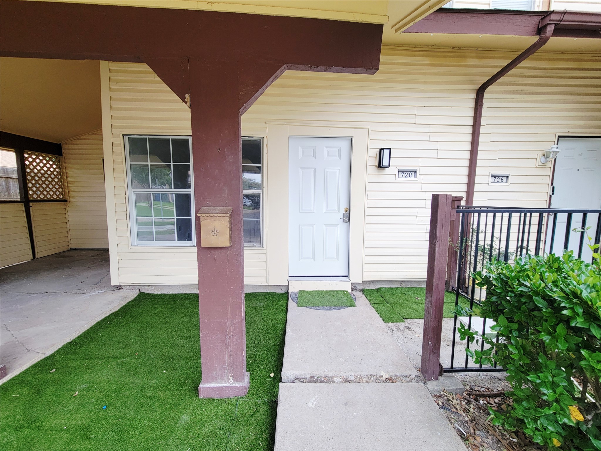 728 Arrowhead Circle Garland TX 75043