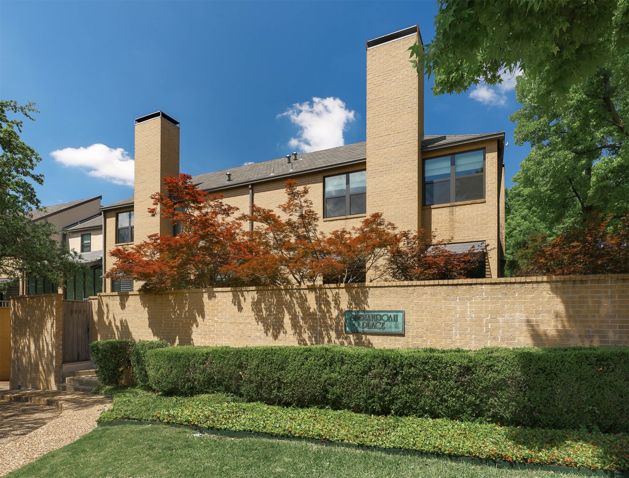 5935 Hillcrest Avenue University Park TX 75205