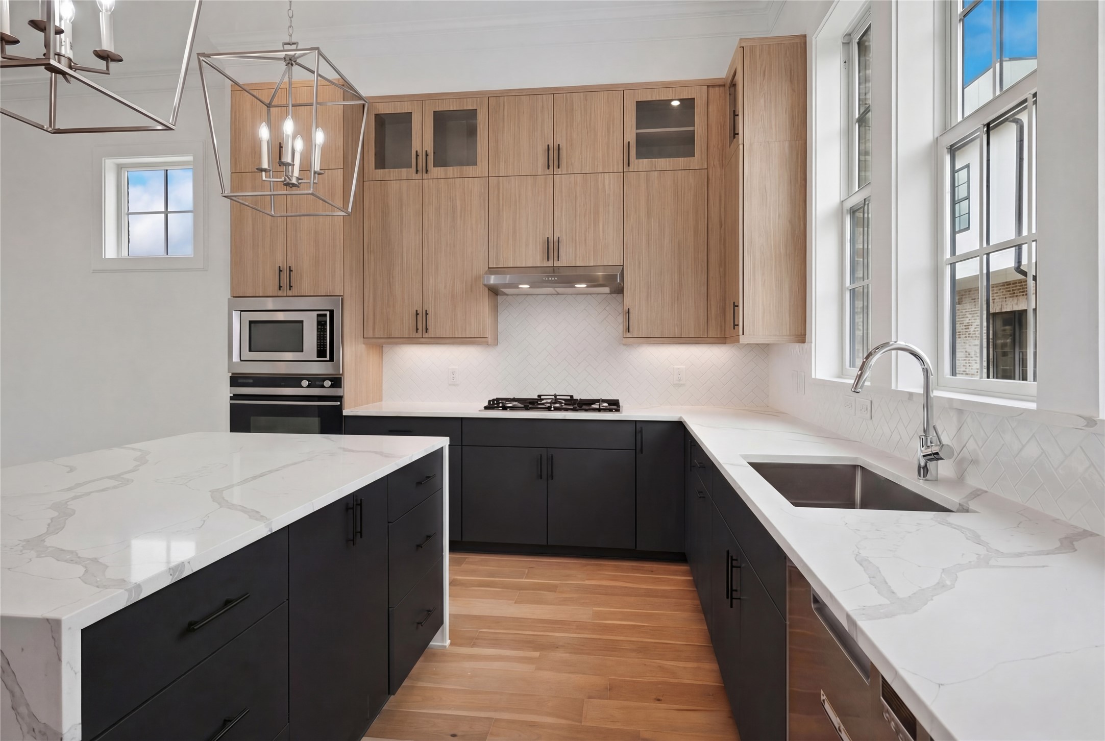 4080 Oak Circle Addison TX 75001