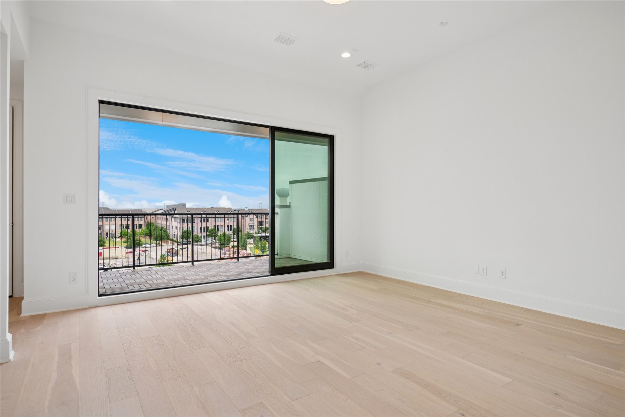 4080 Oak Circle Addison TX 75001