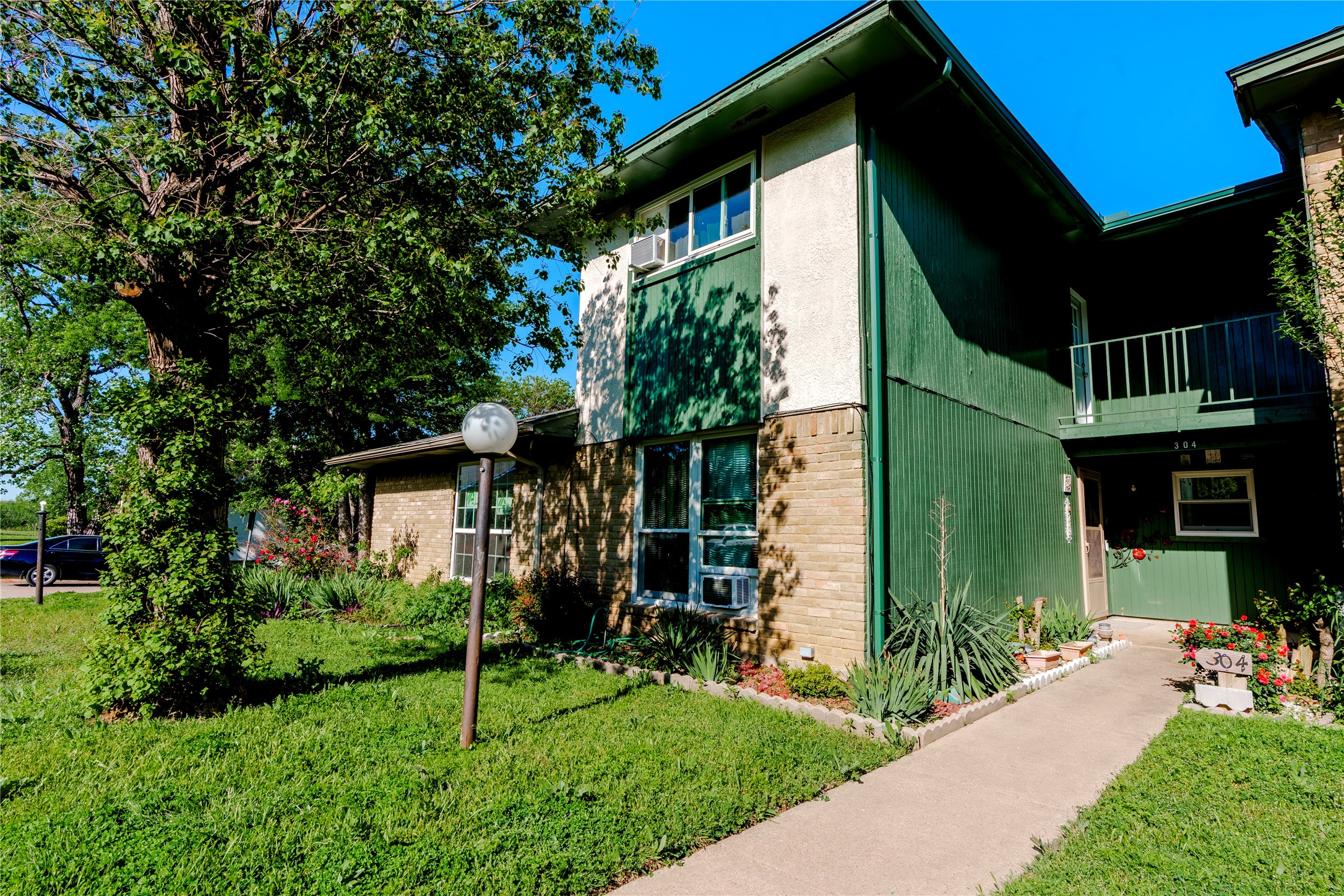 1402 S Carrier Parkway Grand Prairie TX 75051