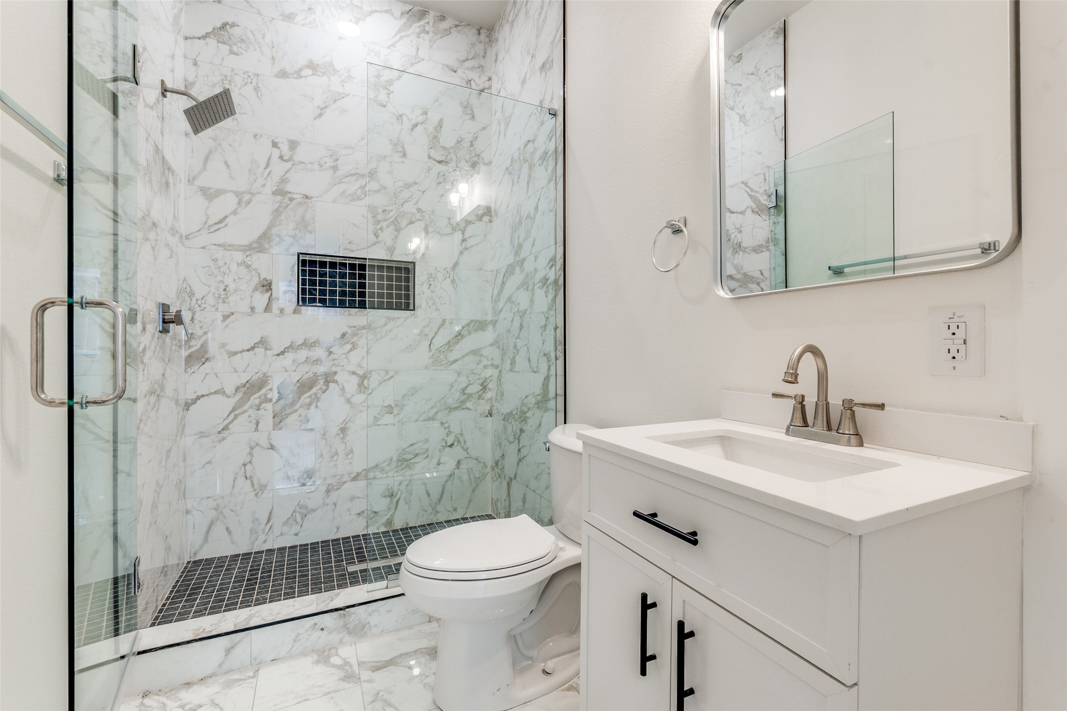 402 S Henderson Avenue Dallas TX 75223