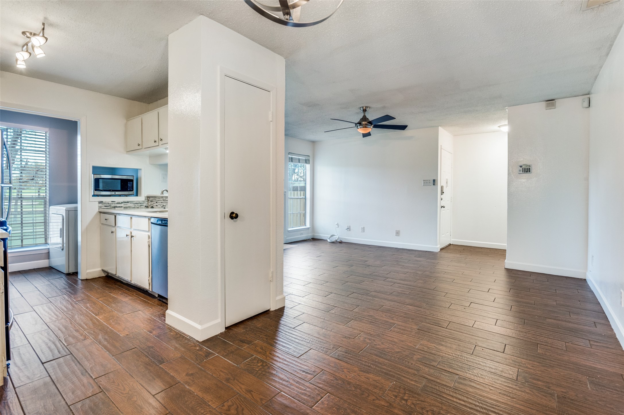 5981 Arapaho Road Dallas TX 75248